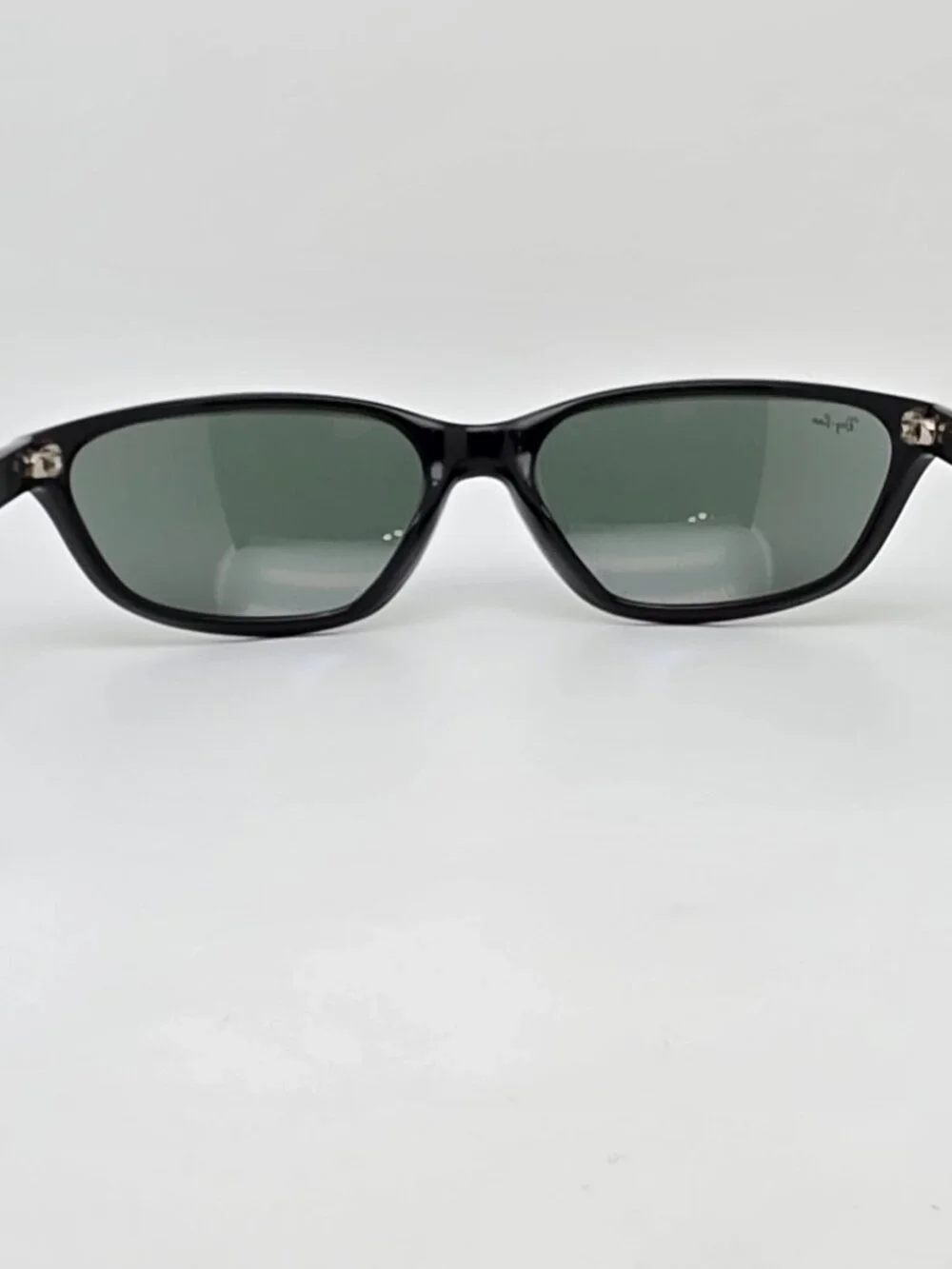 Ray-Ban B&L W3095 Gloss Black Frame G-15 Green Mineral Glass Lens Sunglasses